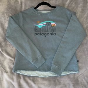 Patagonia crewneck, women’s size medium